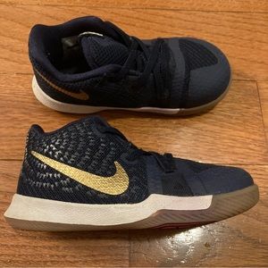 Nike Kyrie Irving Hightop Basketball Sneakers Boys Size 8 Blue Gold